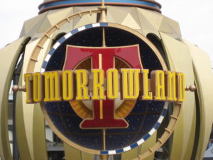 Disneyland-Tomorrowland-sign