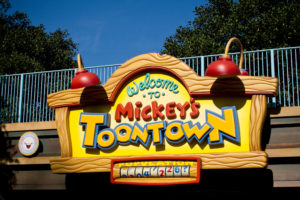 Mickeys_Toontown_entrance_sign